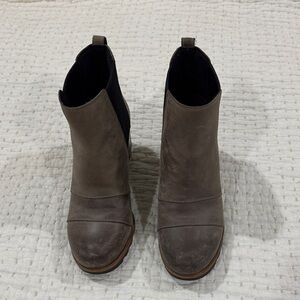 Stylish Gray Ankle Boots for Women